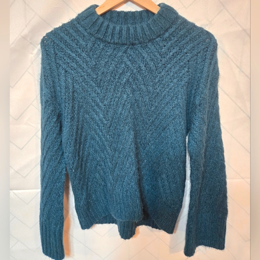 Women's Crewneck Chevron Stitch Blue Sweater